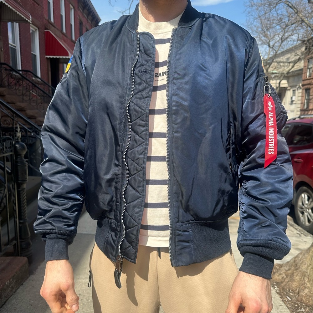Alpha Industries Navy Bomber Jacket